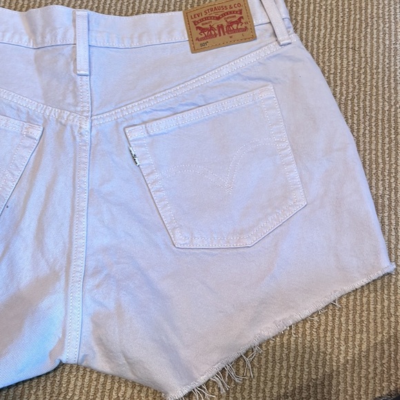 NWT Levi's 501 grey wash Women's Denim cut off Shorts size 32 - Picture 9 of 10
